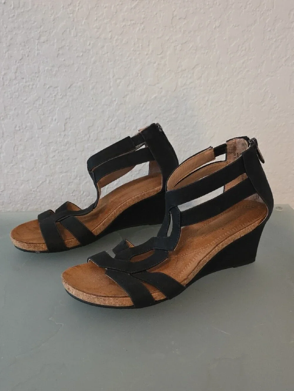 Adrienne Vittadini black wedge